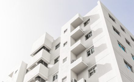 Apartamento de alto padrão em Campo Grande com arquitetura moderna, ideal para studios e unidades mobiliadas em condomínio valorizado